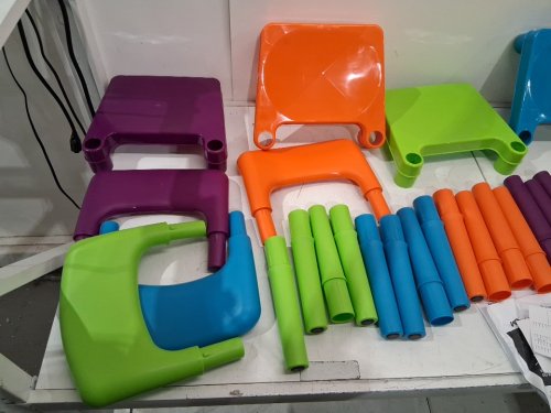 KID'S 5PC HUMBLECREW SQUARE PLAY TABLE AND CHAIR SET - 20" x 20" / 10" x 11" x 18" - MULTICOLOR  (MODEL: TC911) image 3