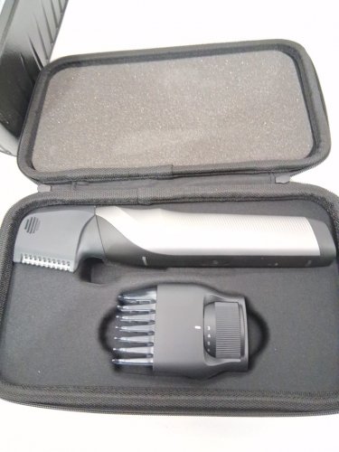 Unisex Panasonic slim line wet/dry body groomer with comb and skinguard attachments -  black/grey (model: er-gk80-s) image 8