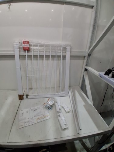 SAFETY 1ST EASY INSTALL WALK THROUGH BABY GATE - 29" - 38" x 28" - WHITE (MODEL: GA105CWHOf2) image 4