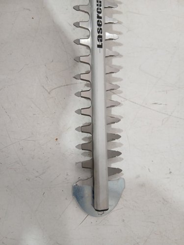 Garcare Corded Pole Hedge Trimmer / Extension Pole Saw with 18" Laser Cut Trimmer Blade - 4.8A - Extends up to 2.5m - Orange (Model: GPHT07) image 6