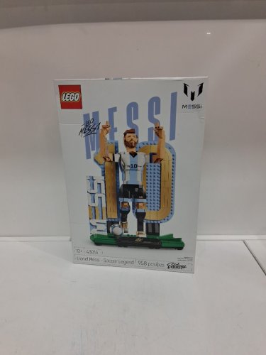 958PC LEGO LIONEL MESSI – SOCCER LEGEND SET (MODEL:43015) image 3