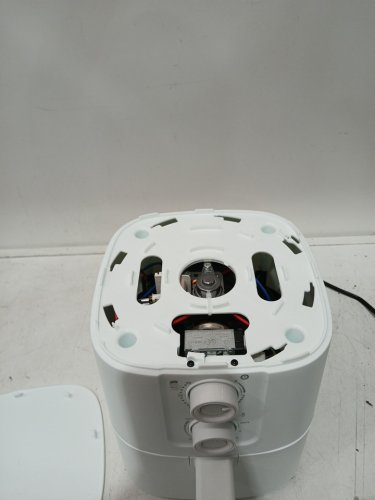 Starfrit Electric Air Fryer WITH Adjustable Temperature Control - 2QT/1.89L - WHITE (MODEL: 024607) image 4