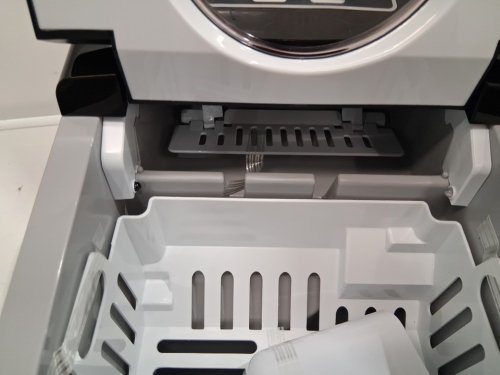 FRIGIDAIRE ICE MAKER MACHINE - MAKES UP TO 26LBS/DAY - RED (MODEL: EFIC108-BLACK) image 9