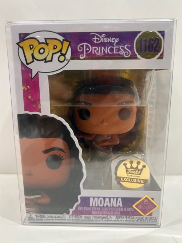 Funko pop! **funko exclusive** Disney princess - moana with pin vinyl figure (#1162) **plastic protector cover** image 2