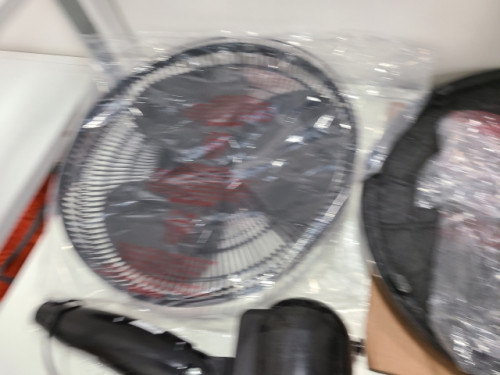BLACK+DECKER OSCILLATING STANDING FAN BLACK 3 SPEED SETTINGS WITH REMOTE CONTROL - 16" - BLACK (MODEL: BFSR16B) image 3