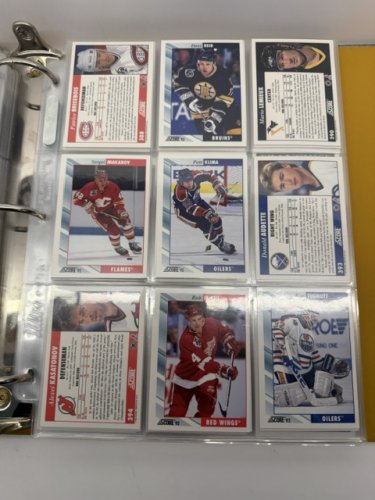 550 APPROX ASSSTD SCORE 1992 HOCKEY NHL CARDS image 7
