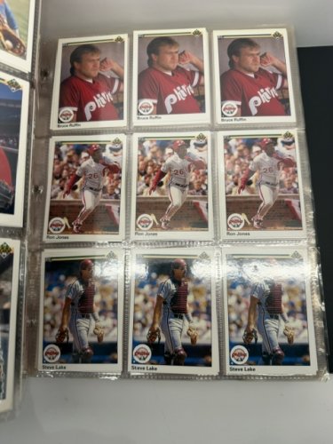 800 APPROX ASSSTD UPPER DECK 1990 MLB BASEBALL CARDS image 18