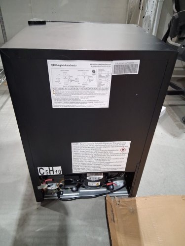 Frigidaire platinum series compact/mini refrigerator - 2.5cu.ft - stainless steel/black (model: efr285-e-6com) image 5