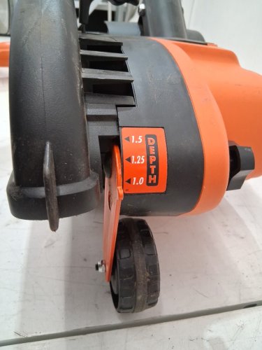 BLACK + DECKER 2-IN-1 CORDED LANDSCAPE EDGER & TRENCHER 12AMP - 1" - 1.5" DEPTH - BLACK/ORANGE (MODEL: LE750) image 6