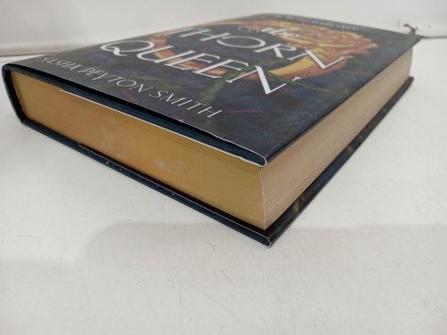 (Hardcover) The Thorn Queen: Deluxe Edition (Book #2) by Sasha Peyton Smith image 4
