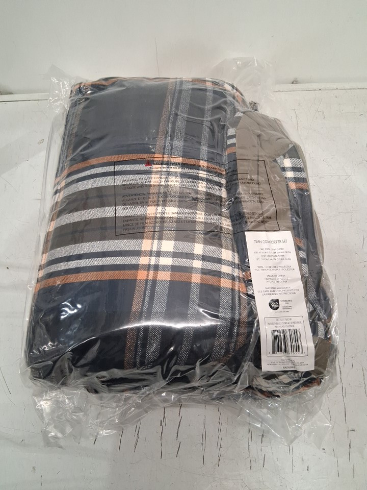 Wrangler Reversible Bedding Comforter Set with Matching Shams - Twin - City Flats Plaid Navy (Model: USHSA51262004) image 3