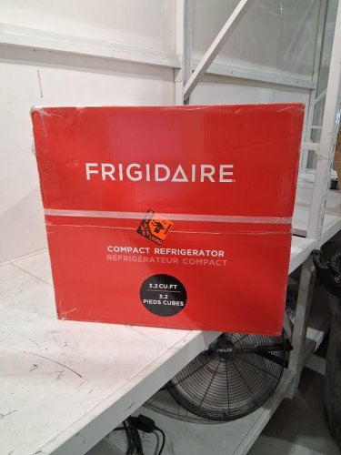 frigidaire compact rounded retro premium mini fridge - 3.2 cu.ft - pink (model: efr372-pink-6com) image 2
