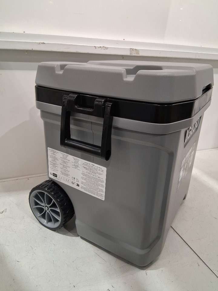 Igloo MaxCold Latitude wheeled Roller Cooler - 62qt/58L - grey\white - (model: 1872193) image 4