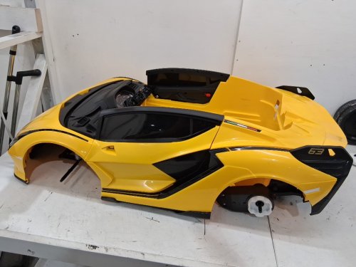 INFANS 12V Licensed Lamborghini Ride On Car with Parent Remote Control - 55lbs max - Yellow (Model: TQ10069US-YW) image 7