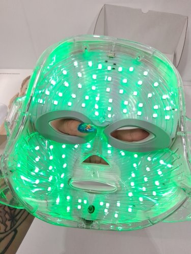 led light therapy facial beauty instrument mask with 7 colour modes - white image 5
