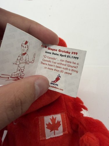 SALVINO'S BAMMERS WAYNE GRETZKY #99 OH CANADA 9" PLUSH, RED image 6