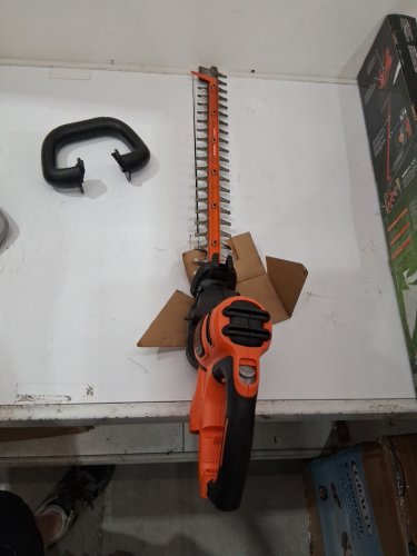 BLACK+DECKER 22" SAWBLADE ELECTRIC HEDGE TRIMMER - ORANGE/BLACK (MODEL: BEHTS400) image 2