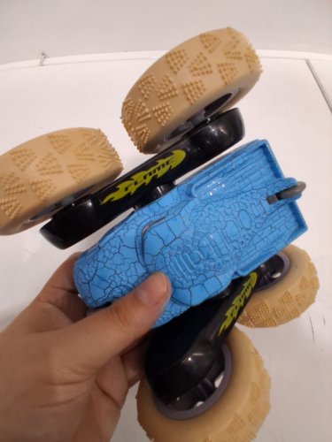 YAXON DINOSAUR STUNT CAR AND 4X4 ROCK CRAWLER WITH LIGHTS AND CONTROLER - BLUE image 5