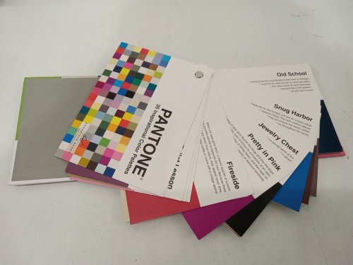 (Harcdover) Pantone: 35 Inspirational Colour Palettes image 4