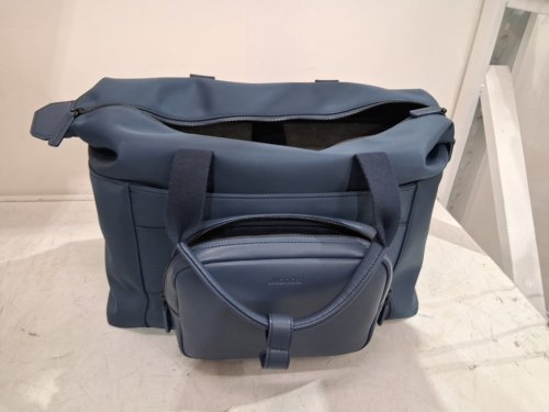 MONOS METRO VEGAN LEATHER DUFFELBAG - 22L, 16.3" X 11.2" X 7.2" - oxford blue image 3
