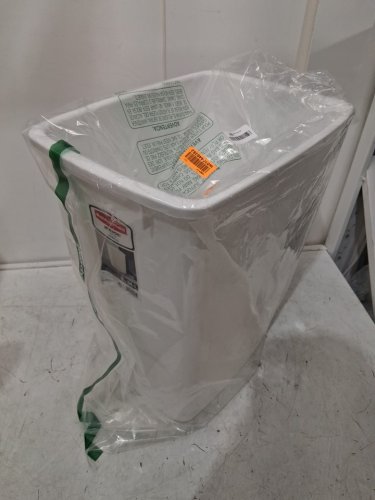 Rubbermaid plastic Open Wastebasket - 9gal - white (model: FG2806TPWHT ) image 2