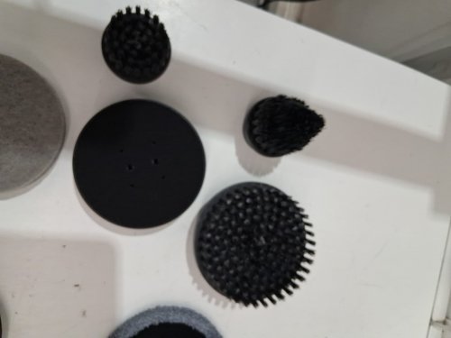 hoto electric spin scrubber brush with 6 Brush Heads - 51" handle - black (model: QWQJS001/1848324) image 6