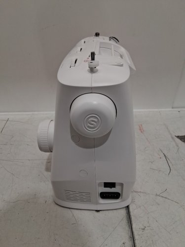 SINGER SEWING MACHINE WITH 23 BUILT-IN STITCHES - WHITE (MODEL: MX231) image 9