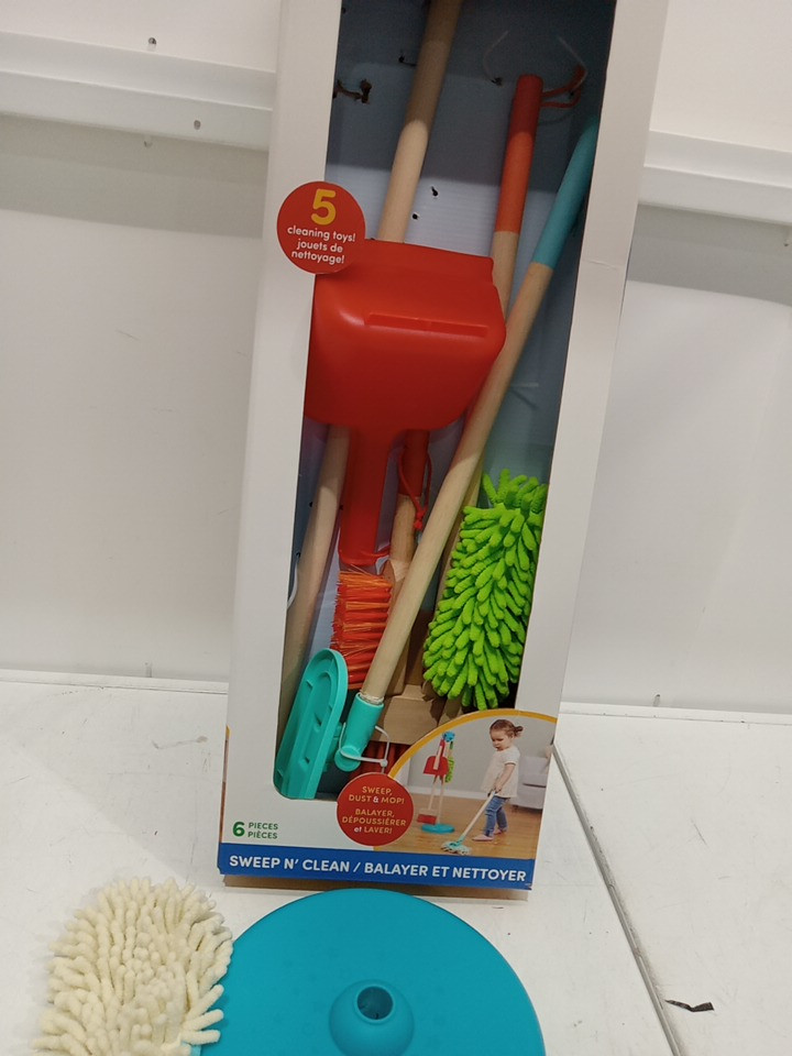 6PC BATTAT KID'S CLEANING PRETEND PLAY KIT SWEEP N' CLEAN - MULTICOLOR (MODEL: BT4732CIZ) image 4