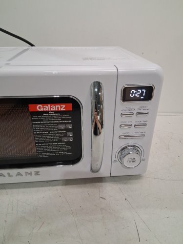 GALANZ RETRO STYLE COUNTERTOP MICROWAVE OVEN - 0.7CU.FT. - WHITE (MODEL: GLCMKZ07WER07) image 5