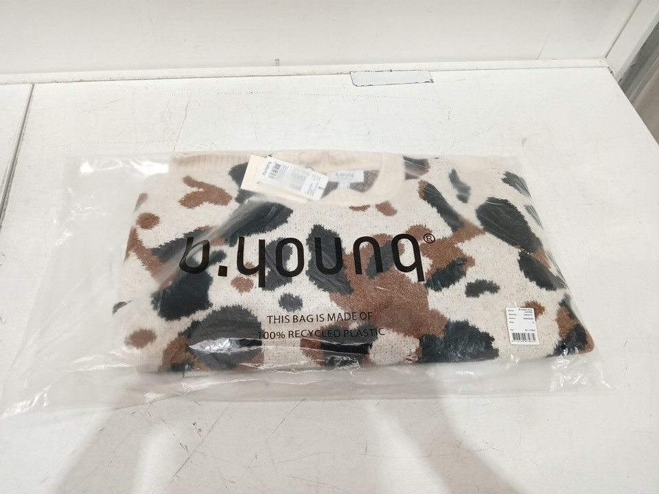 b.young women's pullover cow print sweater - small - cream/brown/black (style: 20818177) image 2