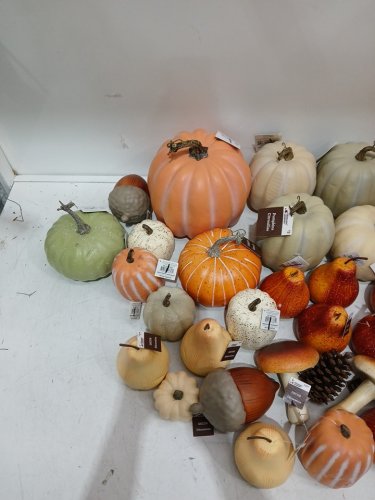 35PC+ ASSORTED FALL STYLE FILLER DECOR - PUMPKINS, ACORNS, PINECONES AND MORE - VARIOUS SIZES image 3
