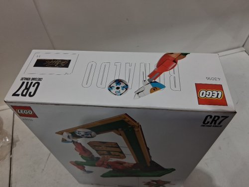 854PC Lego Editions CR7 Cristiano Ronaldo Soccer Legend (Model: 43016) image 5