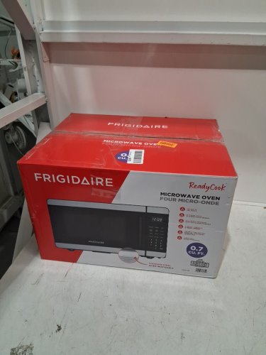 FRIGIDAIRE readycook countertop Microwave oven - 0.7Cu Ft - SILVER - (model: eMW729) image 2