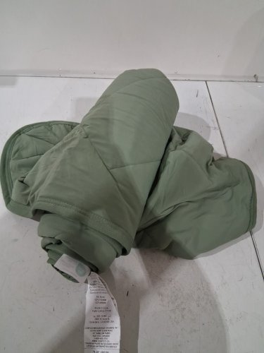 Below Zero reversible Cooling Throw Blanket - 60" x 70" - green heather (model: 1991350) image 2