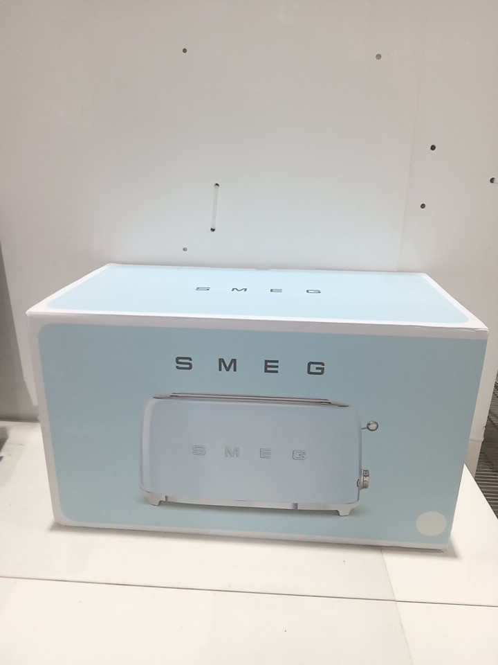 SMEG 2-Slice Long-Slot Toaster - fits 4 slices - WHITE (MODEL: TSF02WHUS) image 2