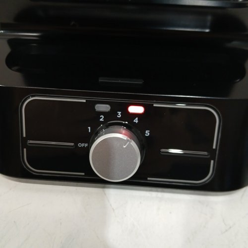 Ninja VERTICAL DESIGN NeverStick Belgian Waffle Maker WITH POUR CUP & 5 SHADE SETTINGS - 1000W  - Black/Silver (Model: BW1000C) image 5