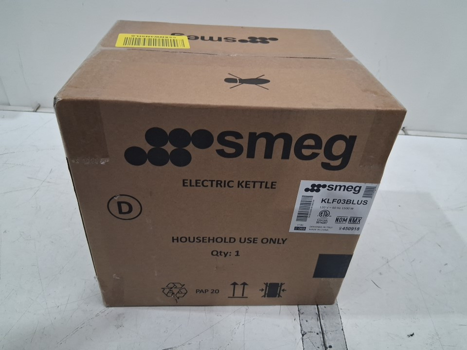 SMEG retro style cordless electric kettle with automatic shut off & built in filter - 1.7L - BLACK (model: klf03blus) image 2