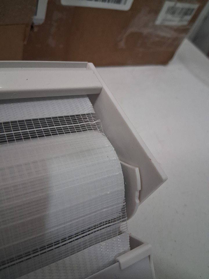 Luckup Cordless Zebra Roller Shades - 37" x 72" - Grey/White (Model: ‎LUCA-WSBML37HUI) image 4