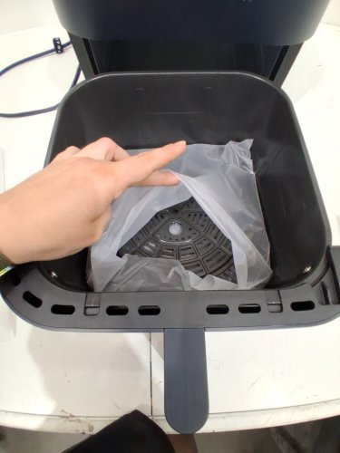 CHEFMAN CRISPINATOR HIGH POWERED AIR FRYER - 8QT - BLACK (MODEL: C38-8WD7-1M-1CAP / 1993109) image 4