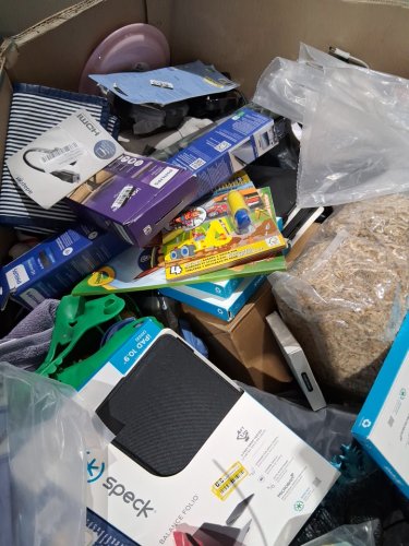 assorted MIXED item MYSTERY PALLET - VARIOUS PRODUCTS - aprox 300+ - (pallet #39) image 6