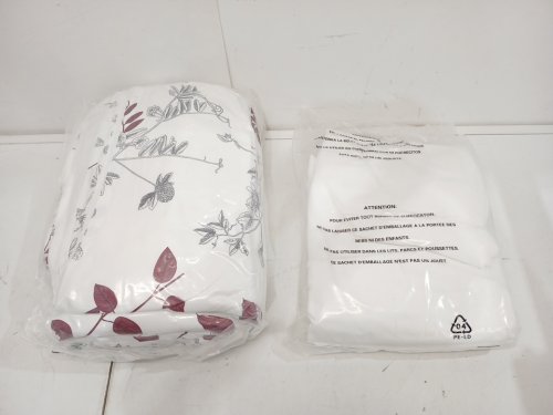 3PC EMME Botanical Comforter Set with pillow cases and blanket - Queen - White/Red image 3