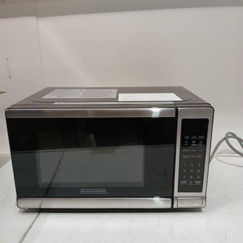 black and decker stainless steel microwave - 700W - 0.7 cuft - black/silver (model: em720cB7-P/CA) image 3