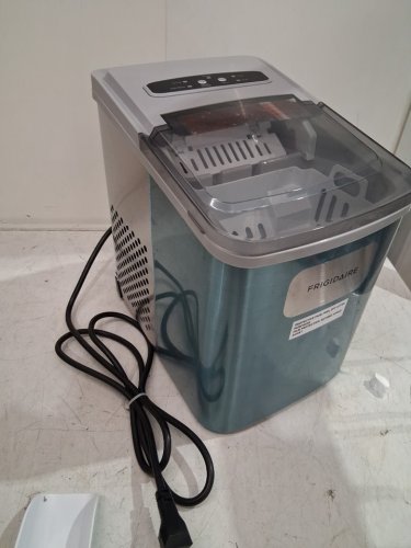 FRIGIDAIRE STAINLESS STEEL COUNTERTOP ICE MAKER - 26 LB/DAY - SILVER (MODEL: EFIC120-SS-SC) image 7