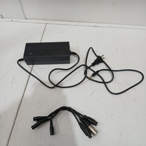 5pc  Universal Power Supply Adapter with attachments - 42v - 15w - black image 4