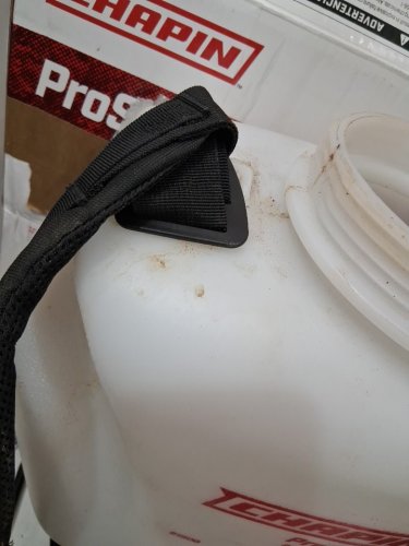 CHAPIN PRO SERIES MANUAL PUMP BACKPACK WEED & PEST CONTROL, FERTILIZER, 4G/15L - WHITE (MODEL: 61800) image 5