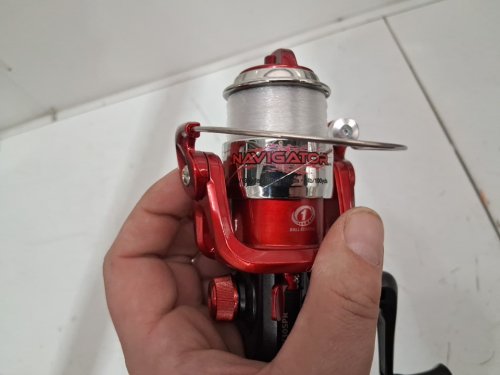 shakespeare navigator spinning reel - 5.5:1 ratio - up to 8lbs line cap - ambidextrous - red (model: nv30spr) image 4