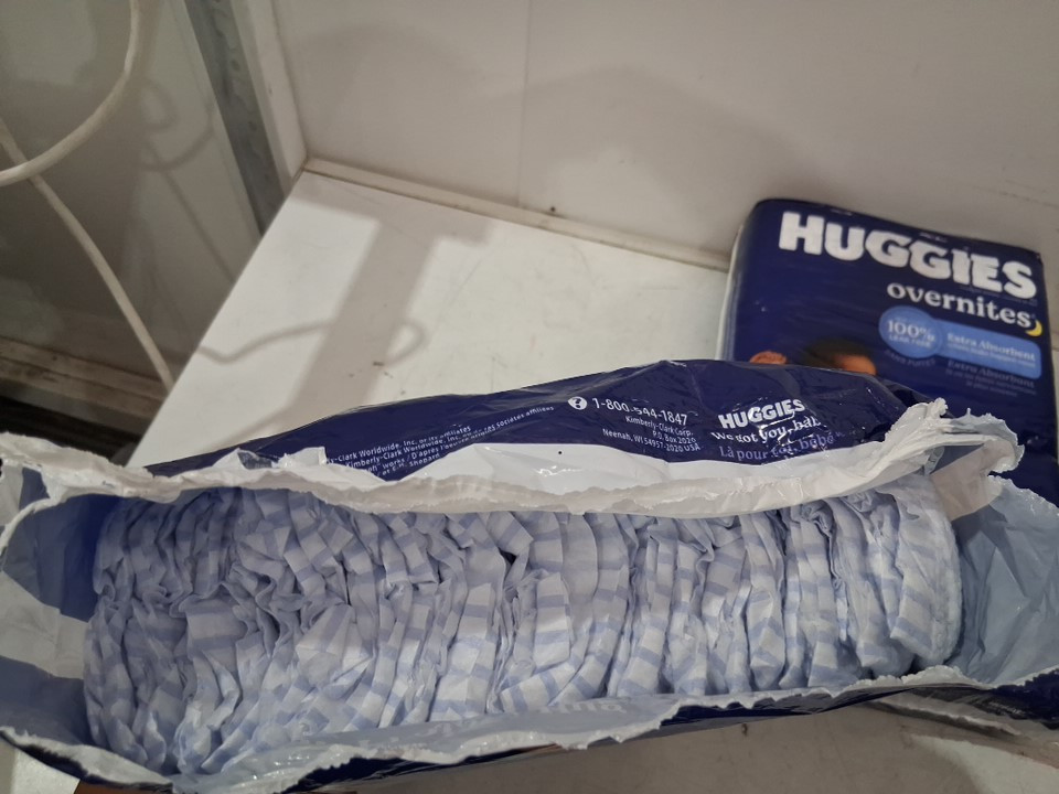 100PK HUGGIES OVERNITES NIGHT TIME BABY DIAPERS - SIZE 5 (27lb+) - WINNIE THE POOH - (model: 5454702) image 5