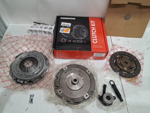 a-premium clutch kit with flywheel - fits select models - steel (model : CLK05173-c / r122313019) image 4